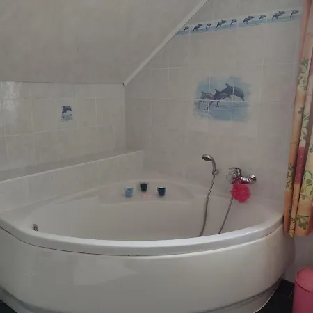 Maison Au Bord Du Bois Toute Equipee Avec Jaccuzzi